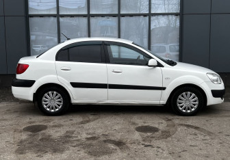 Подержанный автомобиль Kia Rio Sedan 2009 года (5 фото)