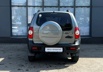 Подержанный автомобиль Chevrolet Niva 2018 года (7 фото)