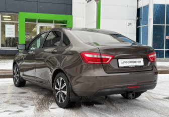 Подержанный автомобиль LADA (ВАЗ) Vesta Sedan 2017 года (7 фото)
