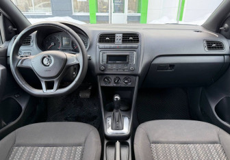 Подержанный автомобиль Volkswagen Polo Sedan 2019 года (9 фото)