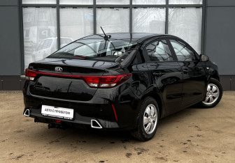 Подержанный автомобиль Kia Rio Sedan 2021 года (5 фото)