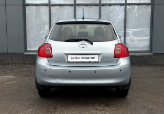 Подержанный автомобиль Toyota Auris Hatchback 2008 года (7 фото)