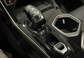 Подержанный автомобиль Geely Atlas 2024 года (18 фото)