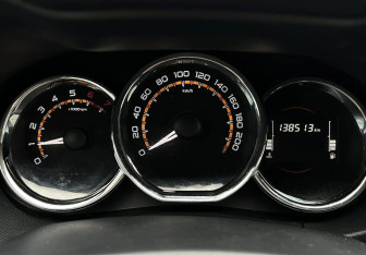 Подержанный автомобиль LADA (ВАЗ) Largus Wagon 2021 года (13 фото)