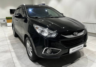 Подержанный автомобиль Hyundai ix35 2012 года (3 фото)