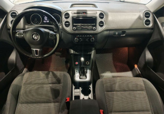 Подержанный автомобиль Volkswagen Tiguan 2013 года (15 фото)