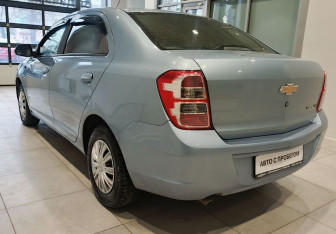 Подержанный автомобиль Chevrolet Cobalt Sedan 2013 года (8 фото)