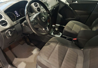 Подержанный автомобиль Volkswagen Tiguan 2013 года (17 фото)