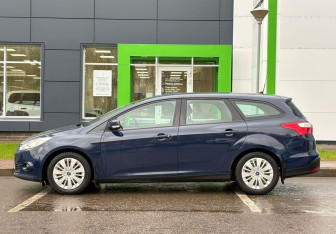 Подержанный автомобиль Ford Focus Wagon 2012 года (8 фото)