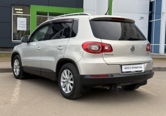 Подержанный автомобиль Volkswagen Tiguan 2011 года (7 фото)