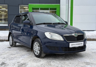 Подержанный автомобиль Skoda Fabia Hatchback 2012 года (3 фото)