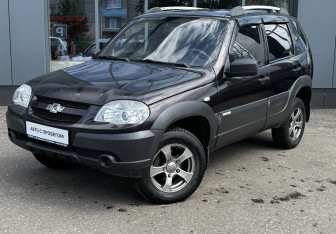 Подержанный автомобиль Chevrolet Niva 2015 года (7 фото)
