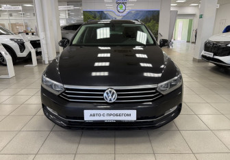 Подержанный автомобиль Volkswagen Passat Wagon 2017 года (2 фото)