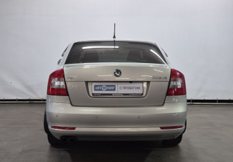Подержанный автомобиль Skoda Octavia Wagon 2013 года (6 фото)
