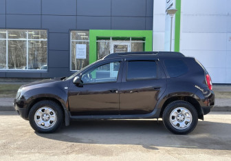 Подержанный автомобиль Renault Duster 2014 года (8 фото)