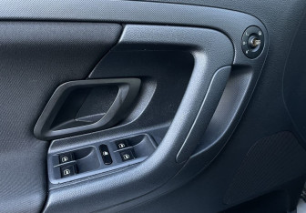 Подержанный автомобиль Skoda Fabia Wagon 2011 года (14 фото)