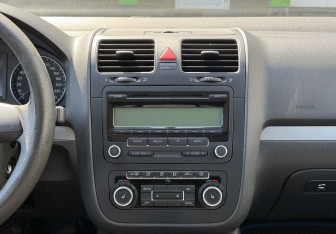 Подержанный автомобиль Volkswagen Jetta Sedan 2009 года (13 фото)