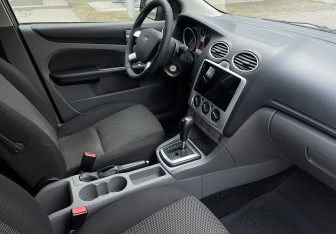 Подержанный автомобиль Ford Focus Hatchback 2011 года (10 фото)