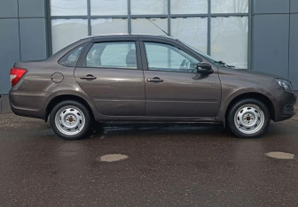 Подержанный автомобиль LADA (ВАЗ) Granta Sedan 2022 года (4 фото)