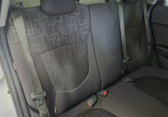 Подержанный автомобиль Kia Rio Sedan 2012 года (11 фото)