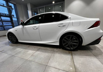 Подержанный автомобиль Lexus IS Sedan 2014 года (5 фото)