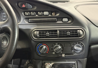Подержанный автомобиль Chevrolet Niva 2007 года (13 фото)