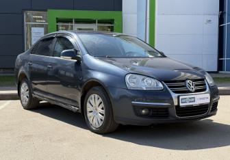 Подержанный автомобиль Volkswagen Jetta Sedan 2009 года (3 фото)