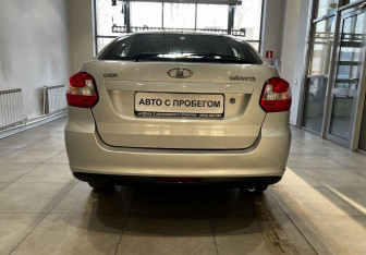 Подержанный автомобиль LADA (ВАЗ) Granta Liftback 2015 года (6 фото)
