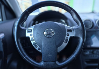 Подержанный автомобиль Nissan Qashqai 2013 года (12 фото)