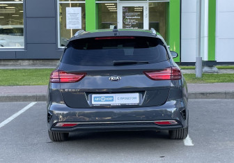 Подержанный автомобиль Kia Ceed Wagon 2020 года (6 фото)