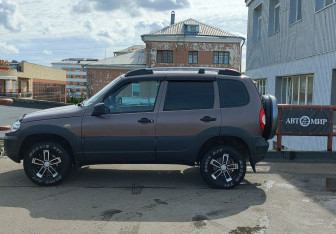 Подержанный автомобиль Chevrolet Niva 2019 года (8 фото)