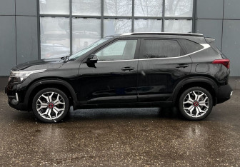 Подержанный автомобиль Kia Seltos 2021 года (7 фото)