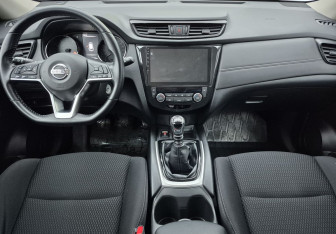 Подержанный автомобиль Nissan X-Trail 2022 года (9 фото)