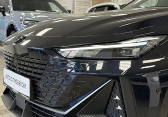 Подержанный автомобиль Changan UNI-V 2024 года (21 фото)