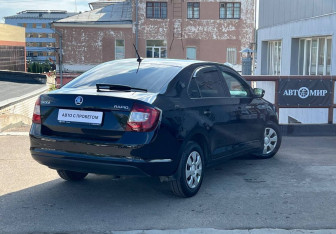 Подержанный автомобиль Skoda Rapid Liftback 2019 года (5 фото)