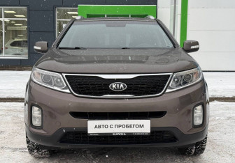 Подержанный автомобиль Kia Sorento 2015 года (2 фото)