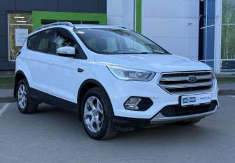 Подержанный автомобиль Ford Kuga 2018 года (3 фото)