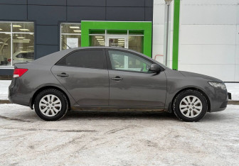 Подержанный автомобиль Kia Cerato Sedan 2012 года (4 фото)