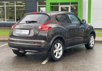 Подержанный автомобиль Nissan Juke 2012 года (5 фото)