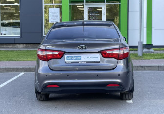 Подержанный автомобиль Kia Rio Sedan 2012 года (6 фото)