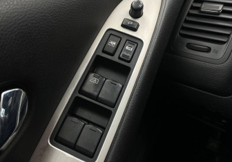 Подержанный автомобиль Nissan Murano Suv 2010 года (15 фото)