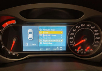 Подержанный автомобиль Ford Mondeo Sedan 2010 года (11 фото)