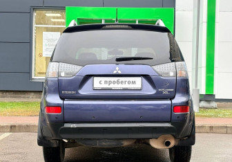 Подержанный автомобиль Mitsubishi Outlander 2007 года (5 фото)