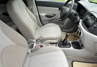 Подержанный автомобиль Hyundai Verna Sedan 2008 года (10 фото)