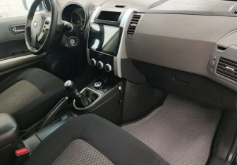Подержанный автомобиль Nissan X-Trail 2007 года (11 фото)