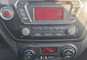 Подержанный автомобиль Kia Rio Sedan 2012 года (14 фото)