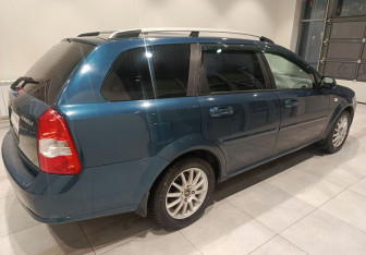 Подержанный автомобиль Chevrolet Lacetti Wagon 2008 года (7 фото)