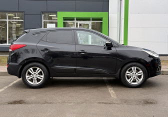 Подержанный автомобиль Hyundai ix35 2012 года (4 фото)