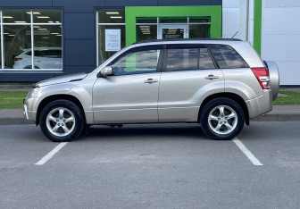 Подержанный автомобиль Suzuki Grand Vitara 2010 года (8 фото)