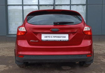 Подержанный автомобиль Ford Focus Hatchback 2011 года (7 фото)